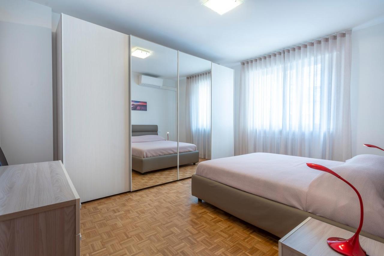 Udine Palazzo D'Aronco Modern Apartment מראה חיצוני תמונה